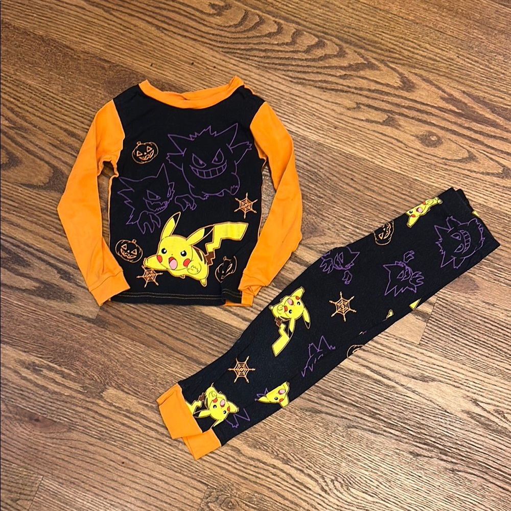 GUC Pokémon Halloween Pajama Set; Size 6